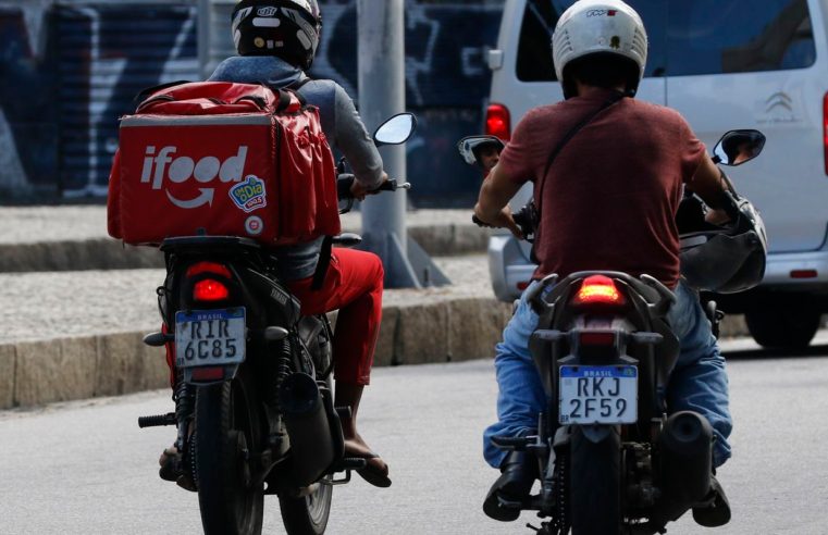 Câmara aprova urgência para votar vale-refeição para entregadores