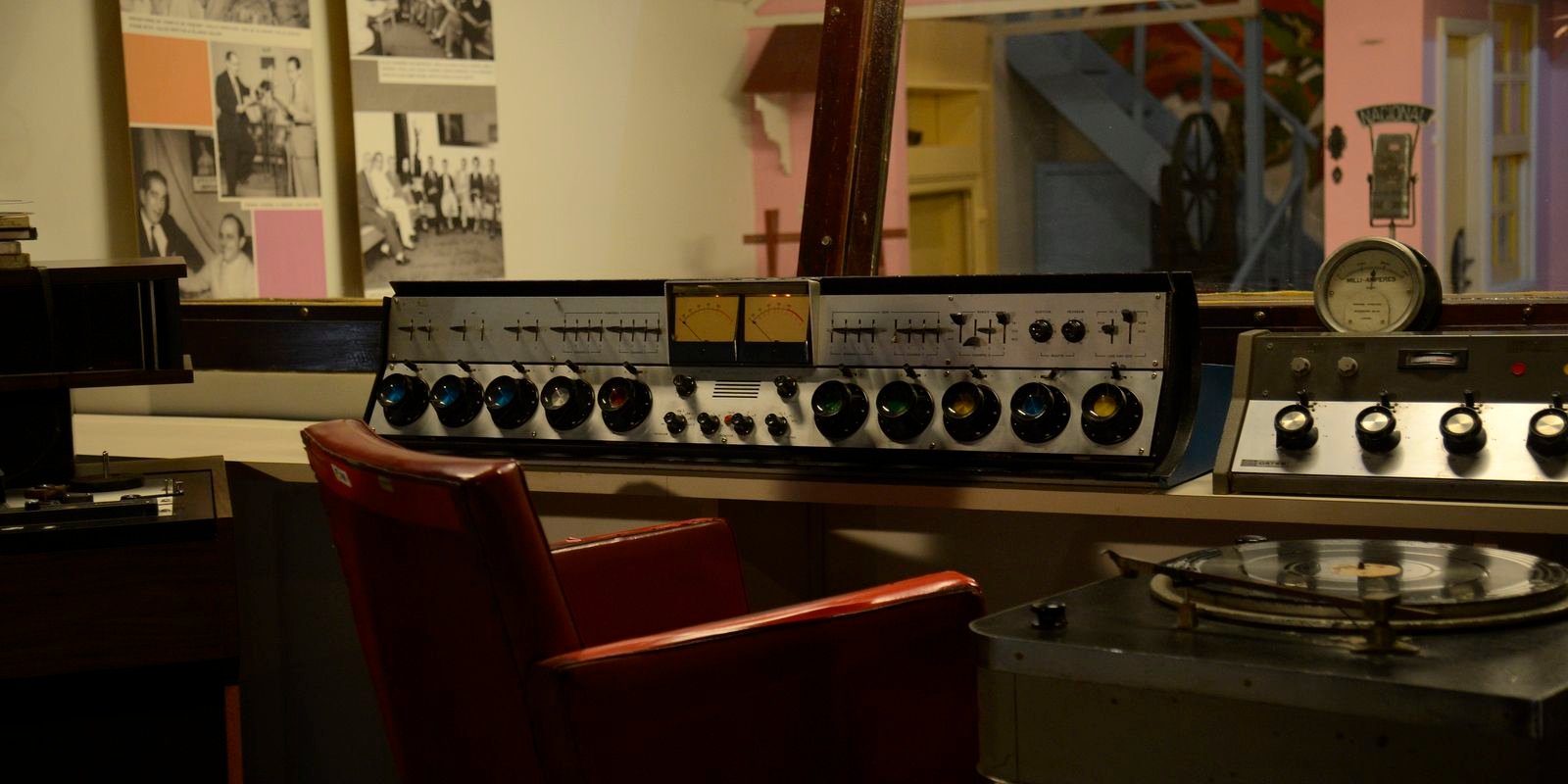 Programação especial nesta sexta-feira marca 89 anos da Rádio Nacional