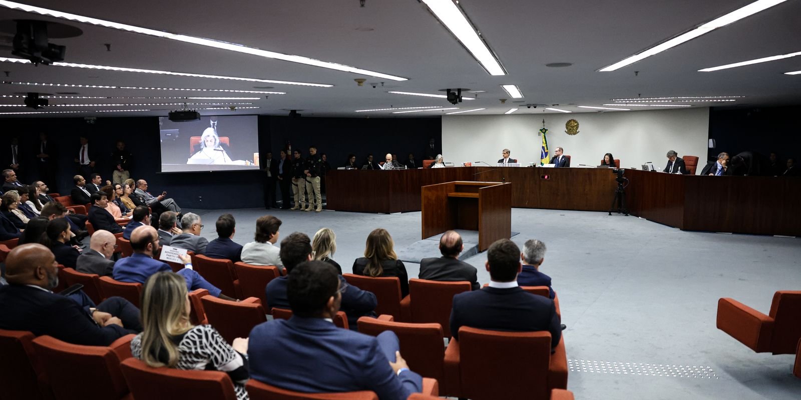 Condenação de Bolsonaro e aliados repercute na imprensa internacional
