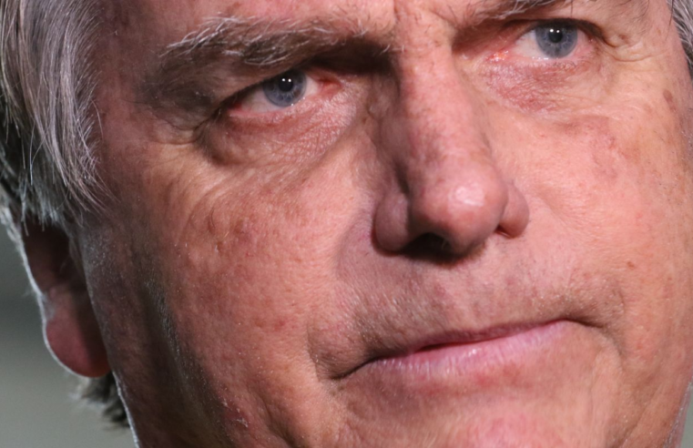 STF condena Bolsonaro a 27 anos e três meses de prisão