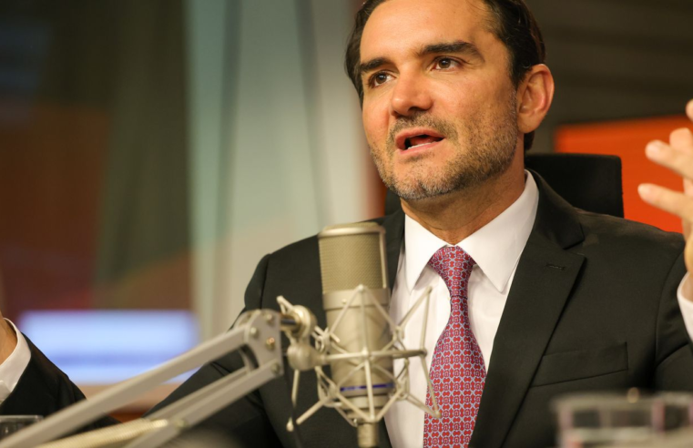 Celso Sabino confirma a Lula que deixará Ministério do Turismo