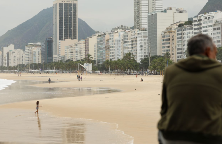 Frente fria chega ao Rio com pancadas de chuva e vento forte