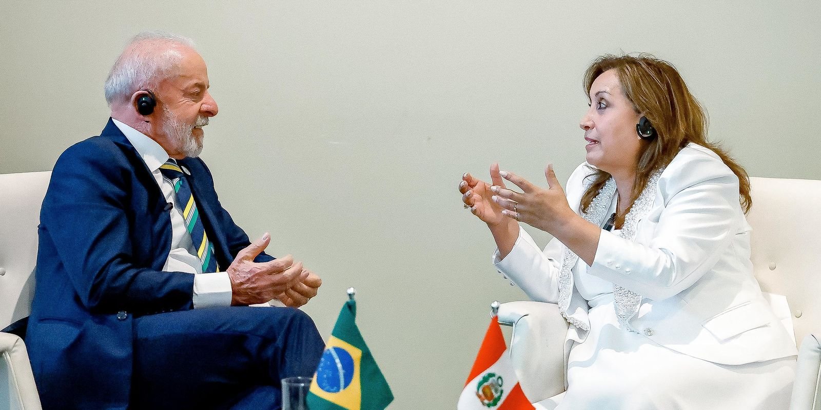 Em Nova York, Lula se reúne com Dina Boluarte, presidenta do Peru