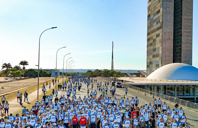 "Brasil será soberano pela educação", diz Lula na corrida MEC 95 anos