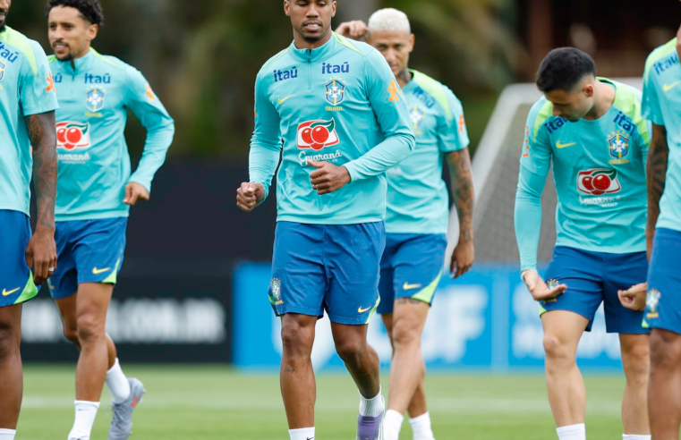 Ancelotti comanda primeira atividade com todos os convocados