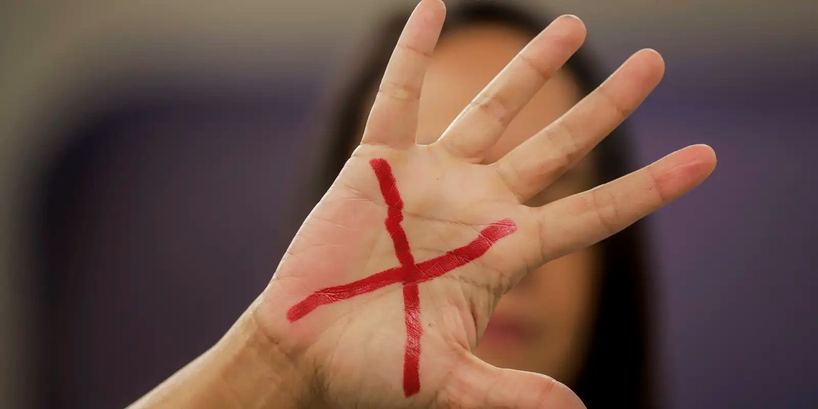 Governo define regras para pensão a filhos de vítimas de feminicídio