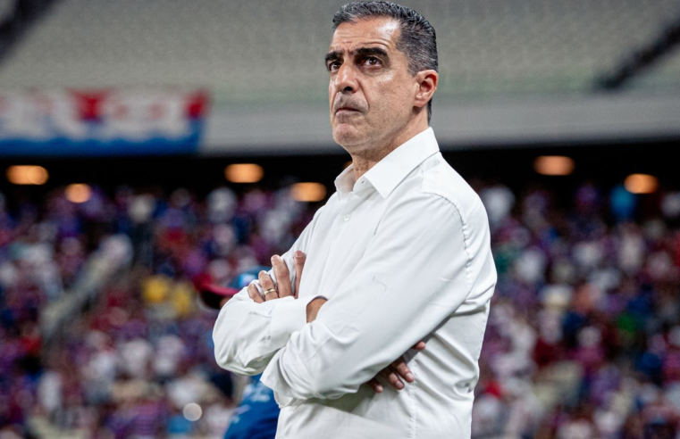 Fortaleza anuncia saída do técnico português Renato Paiva