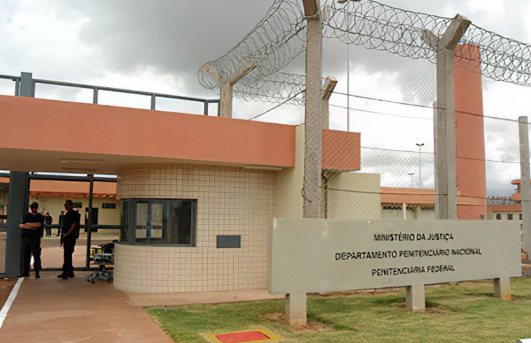 Presídios do Rio terão equipamentos para bloquear sinal de celular