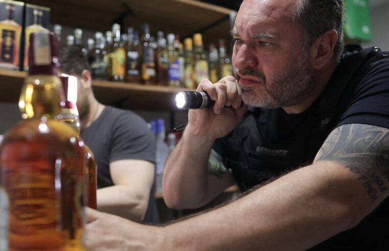 Vigilância Sanitária do Rio fecha bar por venda de bebida sem registro