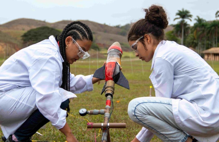 Jornada de Foguetes reunirá mais de 5 mil alunos do Brasil no Rio