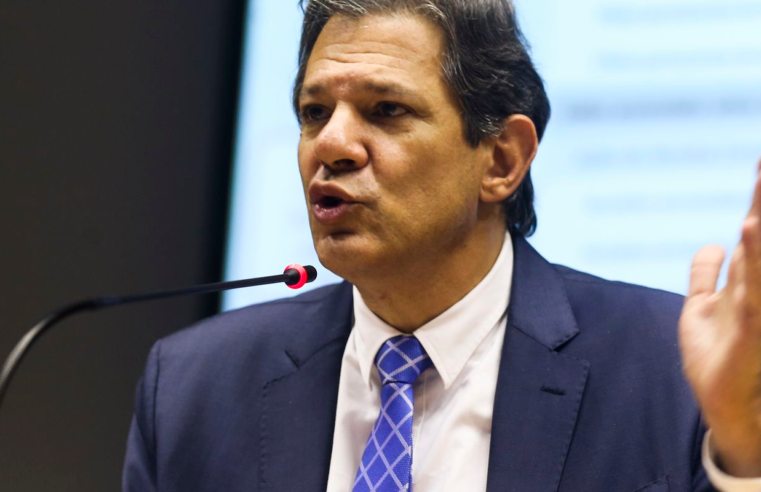 Medidas de corte de gastos serão inseridas em novo projeto, diz Haddad