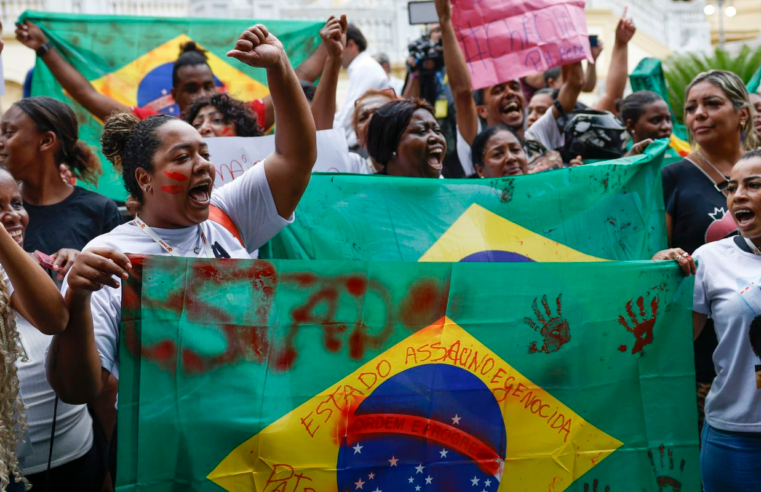 Moradores do Alemão e da Penha protestam contra mortes em operação