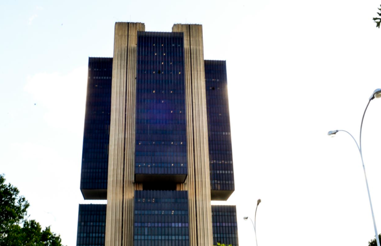 Banco Central passa a bloquear chaves Pix usadas em golpes e fraudes