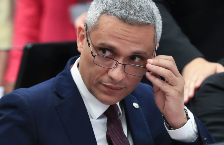 Moraes nega pedido de Gustavo Gayer para visitar Bolsonaro