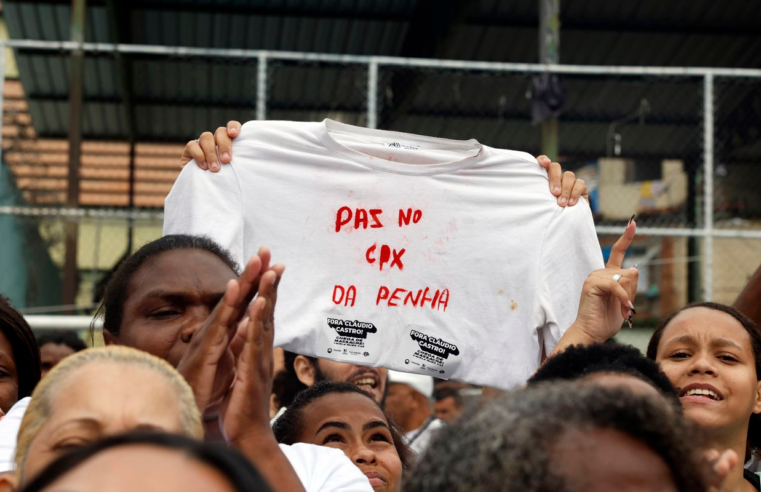 Moradores de favelas protestam no Rio após megaoperação com 121 mortos
