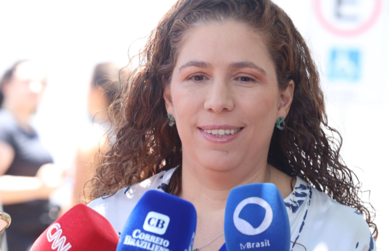 Ministra Esther Dweck aposta em queda na abstenção no CNU