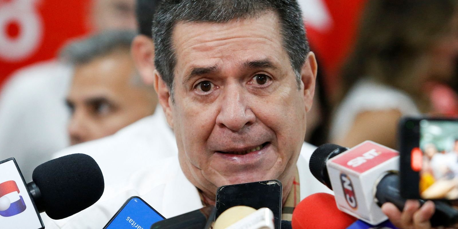 EUA suspendem sanções contra ex-presidente do Paraguai Horacio Cartes