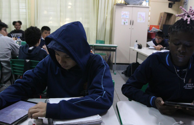 Professores no Brasil usam mais IA que média dos países da OCDE