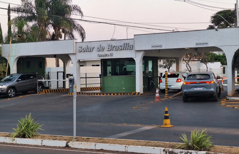 Moraes autoriza Bolsonaro a receber barbeiro em casa