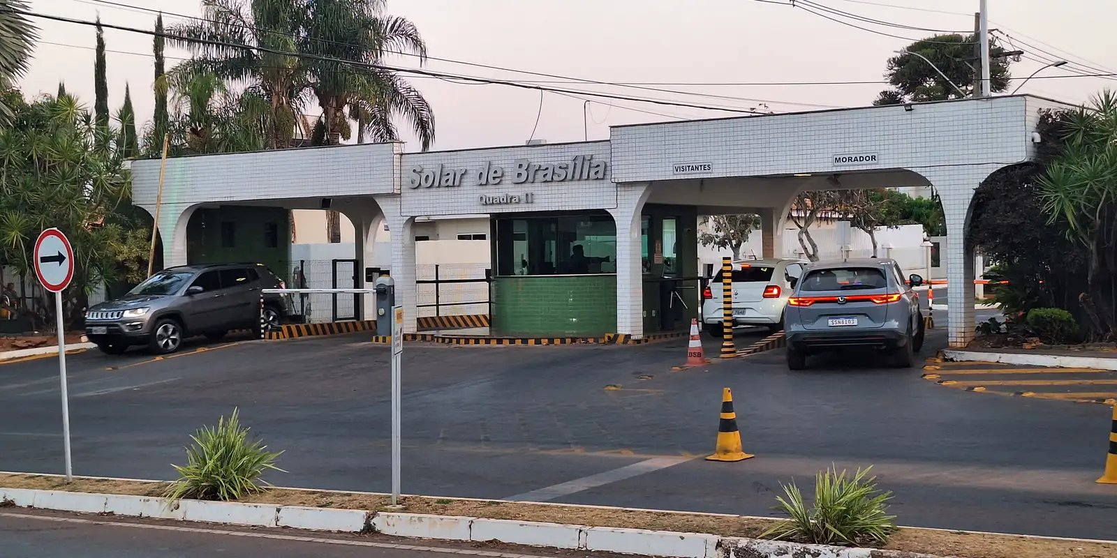 Moraes autoriza Bolsonaro a receber barbeiro em casa