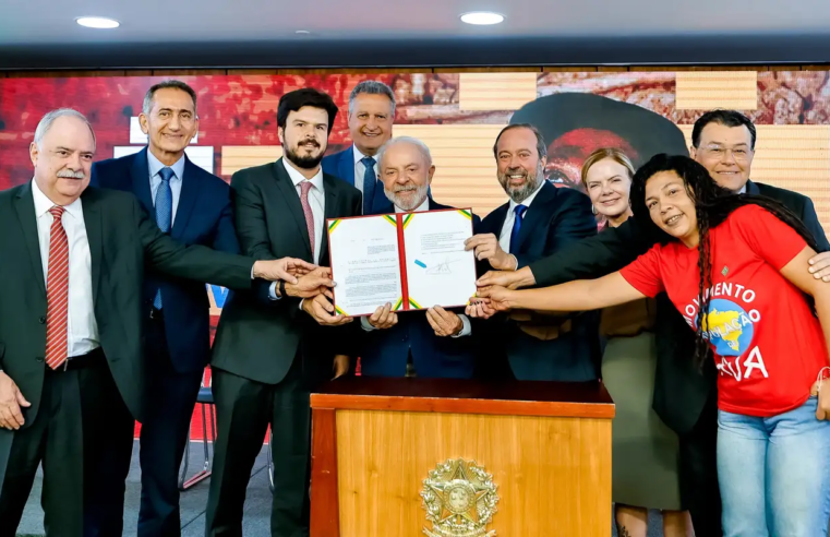 Lula sanciona gratuidade em conta de luz para famílias de baixa renda