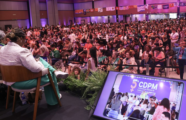 Brasília: conferencistas exigem políticas para todas as "mulheridades"