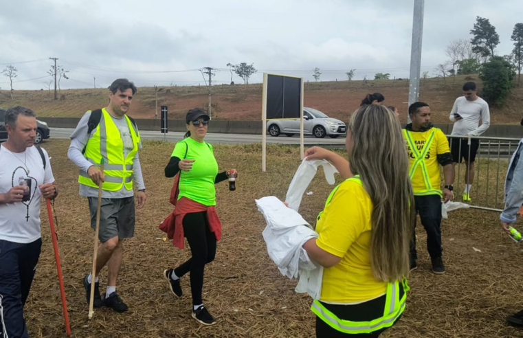 Romeiros que vão a Aparecida usam tendas de apoio em rodovias de SP