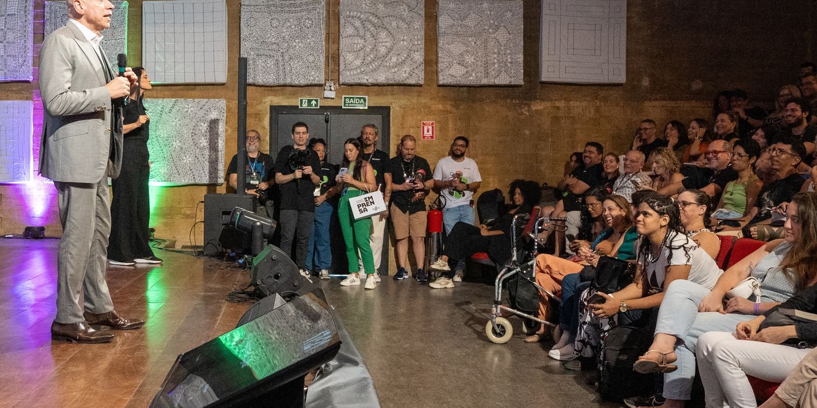 Tecnologia é ferramenta, não garantia de educação, diz Karnal