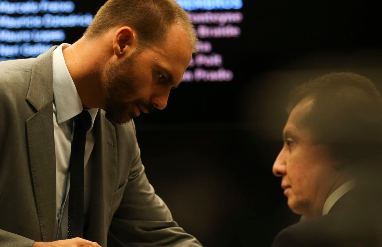 Moraes manda DPU assumir a defesa de Eduardo Bolsonaro no STF