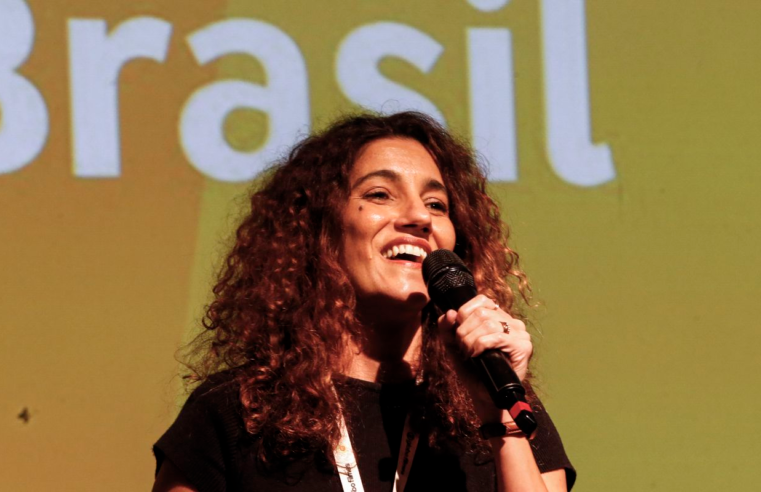 EBC: Antonia Pellegrino recebe Prêmio Amigos do Cinema Infantil