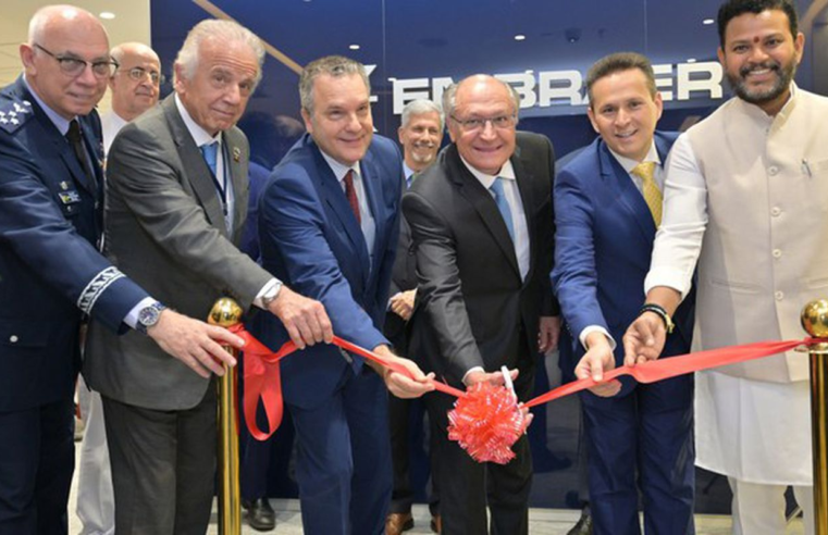 Brasil e Índia fazem acordos em tecnologia, defesa e aeronáutica