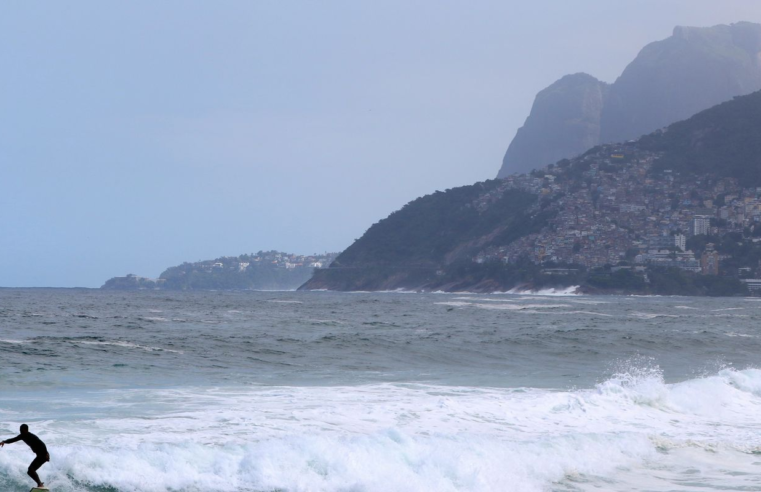 Fim de semana no Rio terá mar de ressaca e frente fria