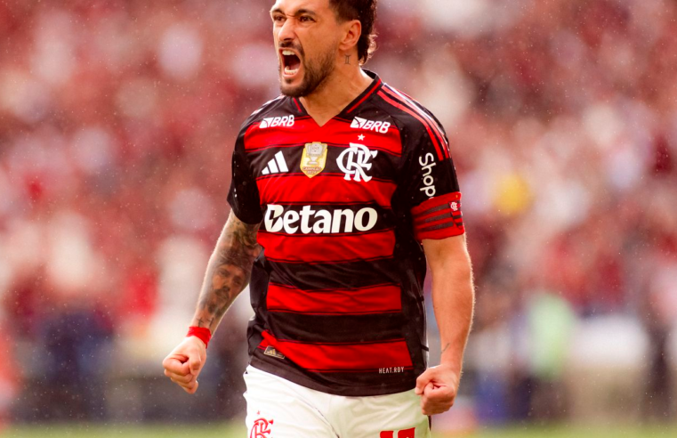 Flamengo vence no Maracanã e empata em número de pontos com Palmeiras