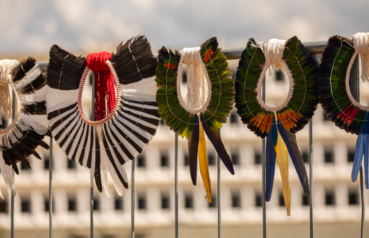 Indígenas fazem ato no STF e defendem derrubada do marco temporal