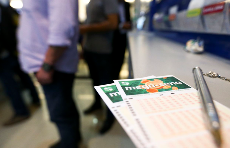Mega-Sena acumula e prêmio principal vai para R$ 12 milhões
