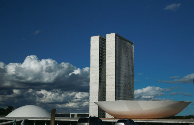 Câmara dos Deputados poderá ter bancada cristã