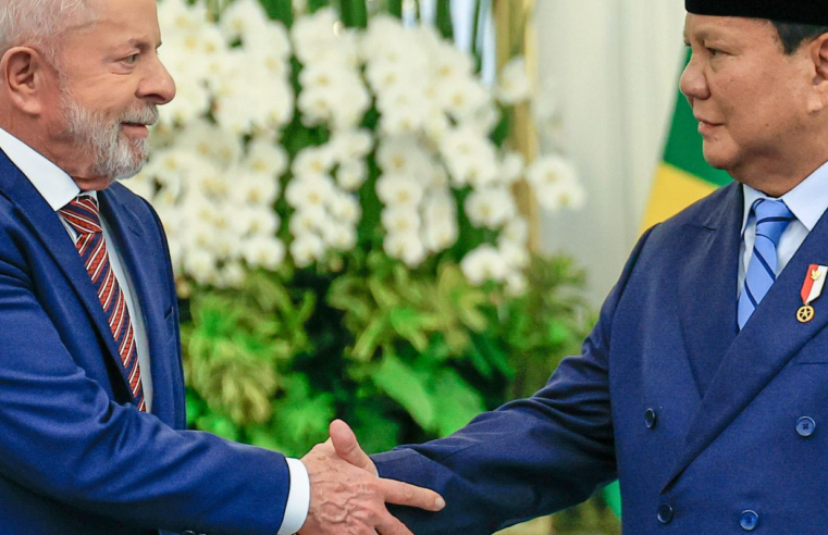 Brasil e Indonésia firmam acordos; Lula confirma candidatura em 2026
