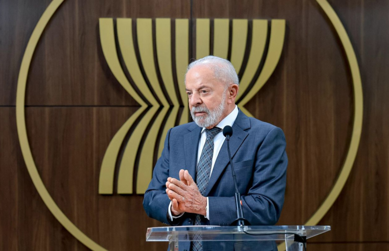 Lula quer discutir com Trump punição dada a ministros do STF