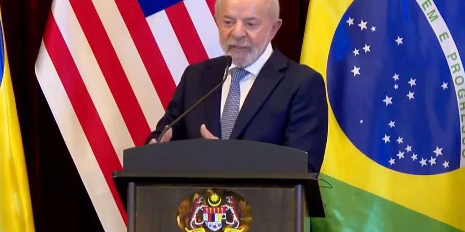 Problema do mundo é ausência de lideranças, diz Lula na Malásia