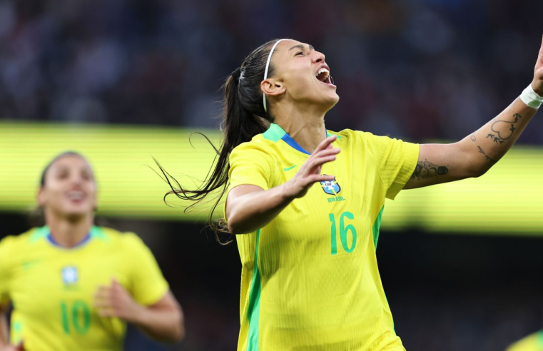 Com uma a menos, seleção feminina vence amistoso contra Inglaterra