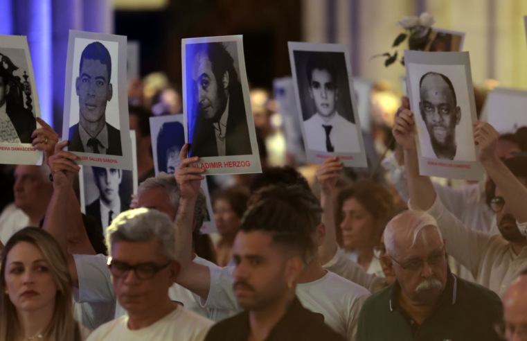 Catedral da Sé lotada rememora os 50 anos do assassinato de Herzog