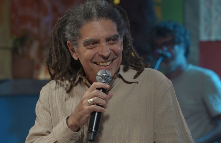 Marcos Sacramento reverencia bambas do Estácio no Samba na Gamboa