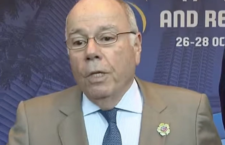 Reuniões para suspender tarifaço começam ainda hoje, diz Mauro Vieira