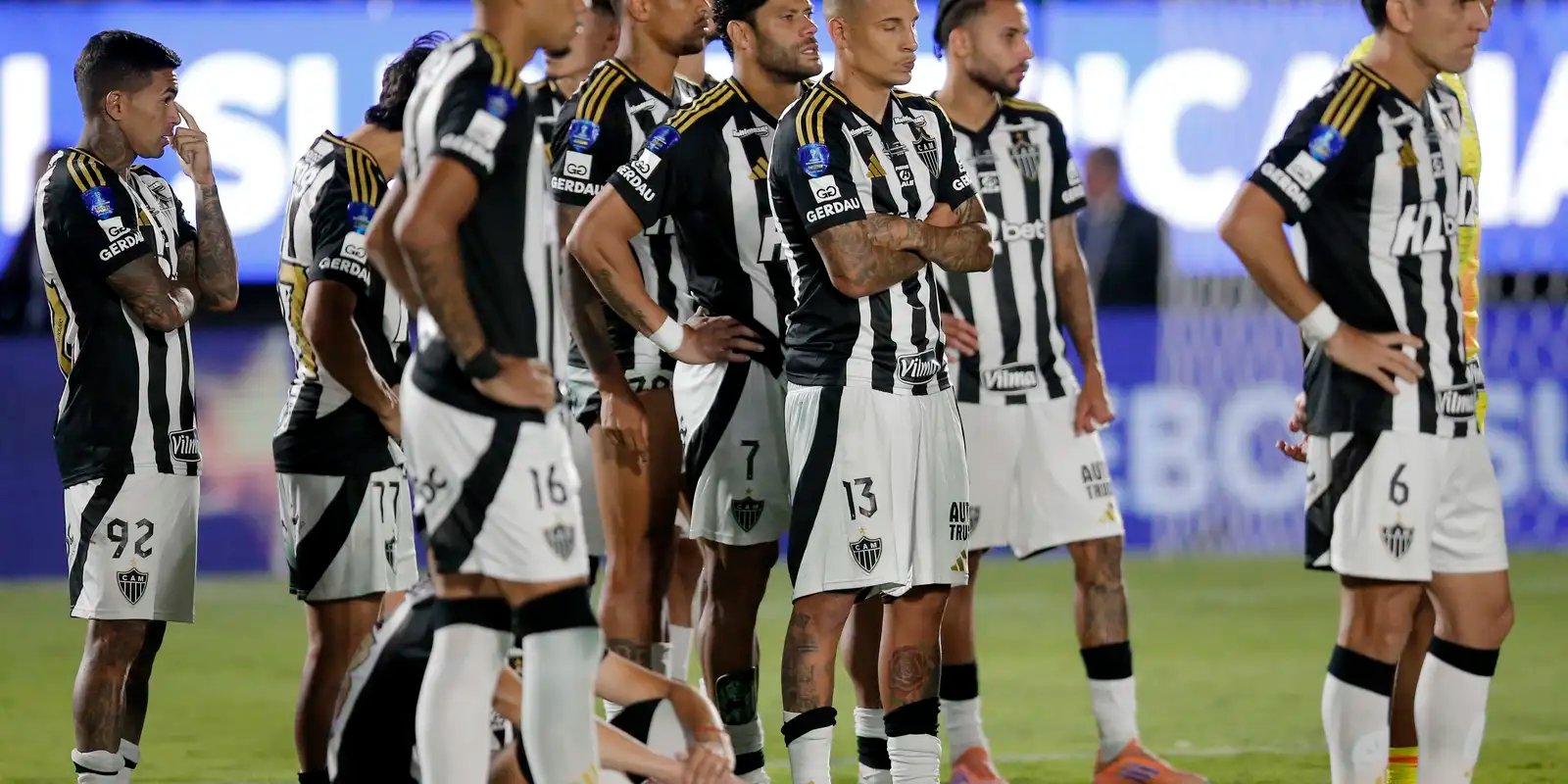 Lanús supera Atlético-MG nos pênaltis e é bicampeão da Sul-Americana