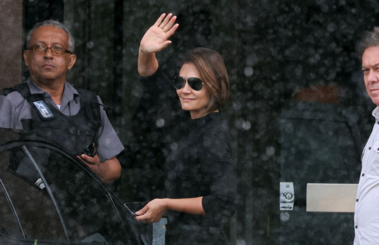 Bolsonaro recebe a ex-primeira-dama Michelle na PF