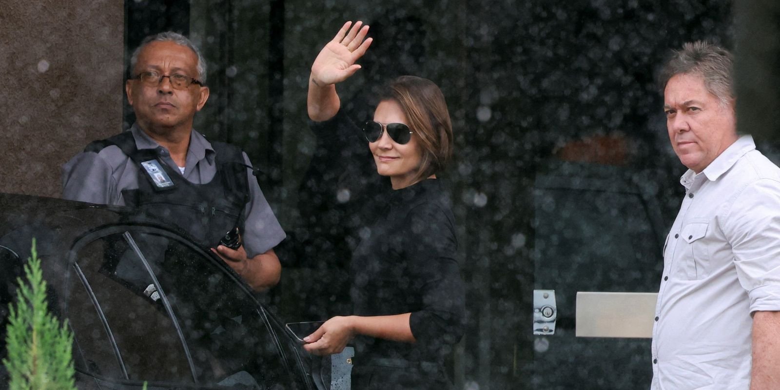 Bolsonaro recebe a ex-primeira-dama Michelle na PF