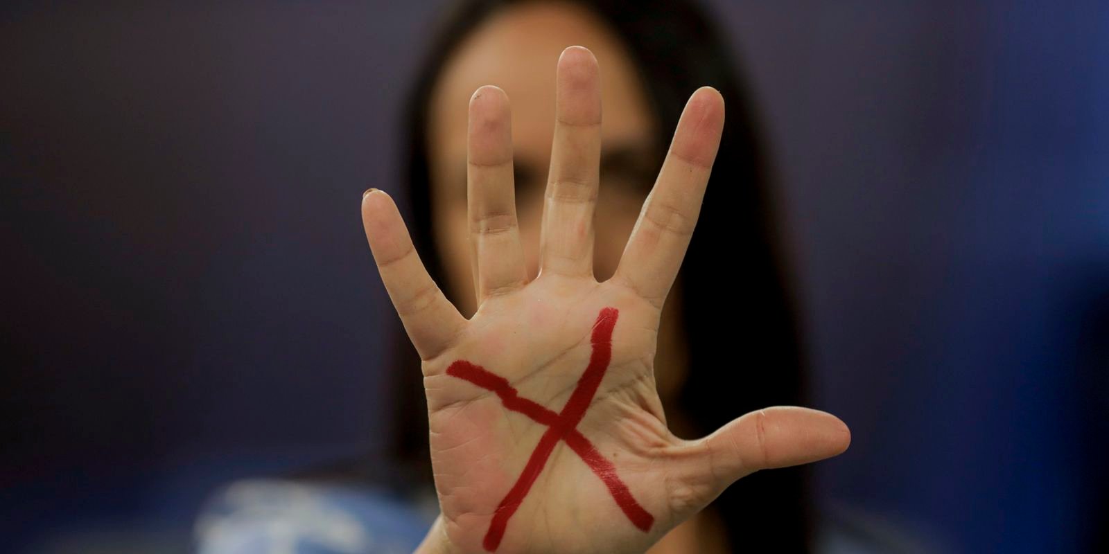 Caminhos da Reportagem traz mulheres que romperam violência doméstica