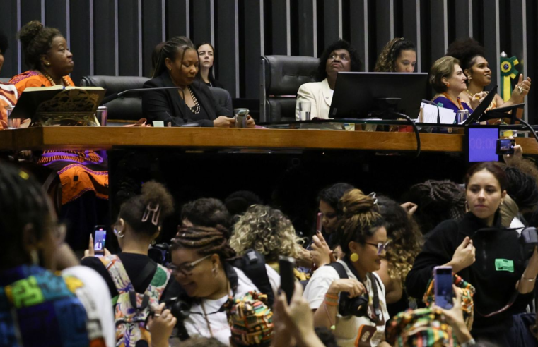 Sessão solene na Câmara homenageia Marcha das Mulheres Negras
