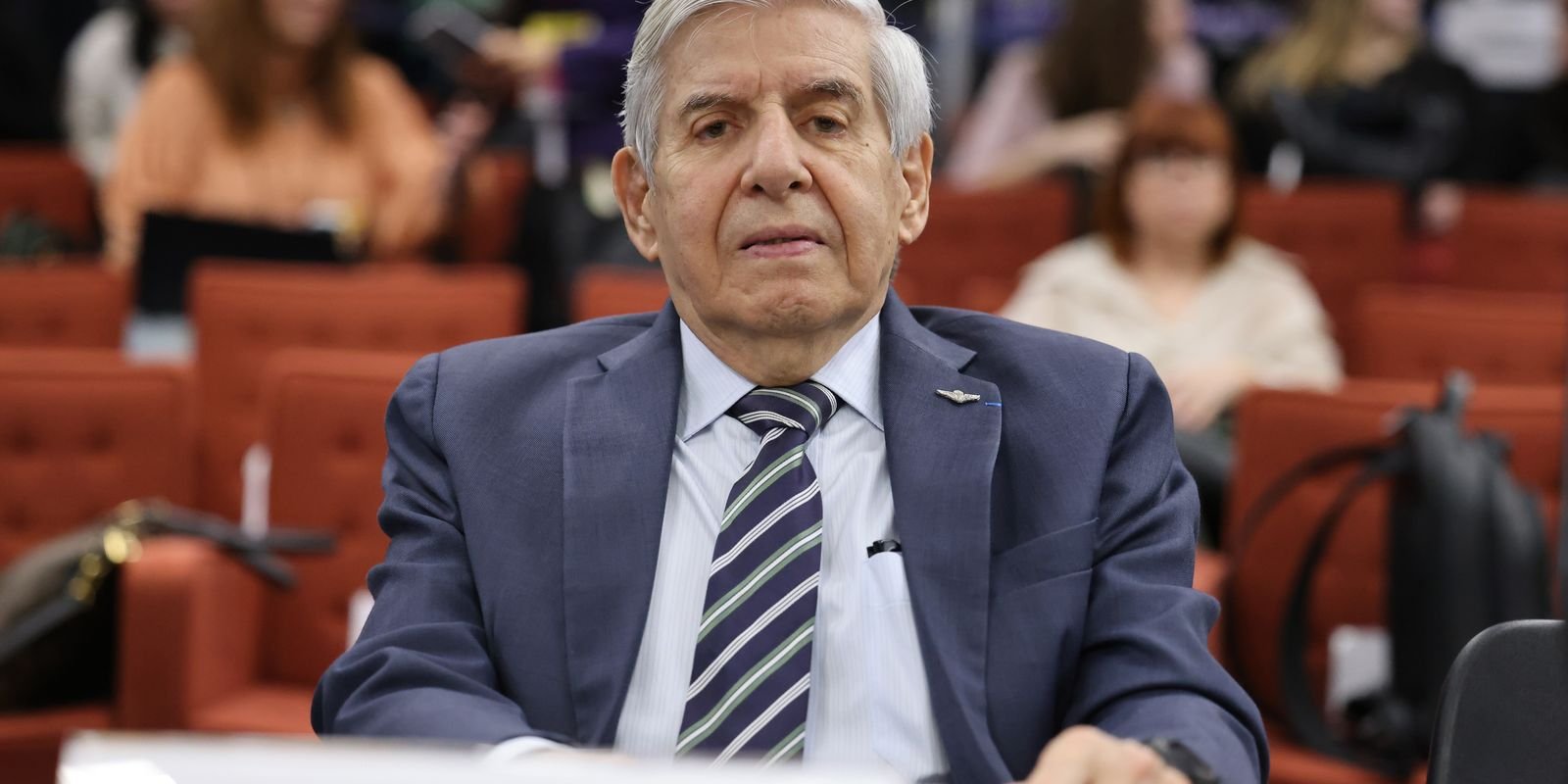 Heleno e Paulo Sergio são presos para cumprir pena por trama golpista