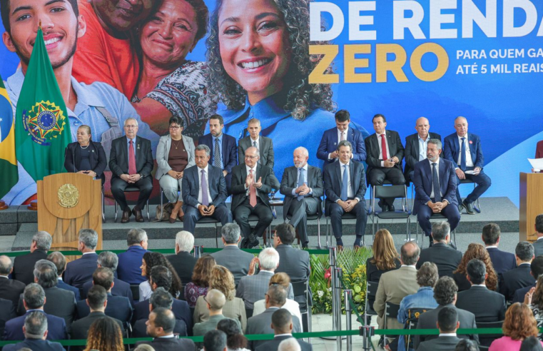 Lula sanciona isenção do IR para quem ganha até R$ 5 mil